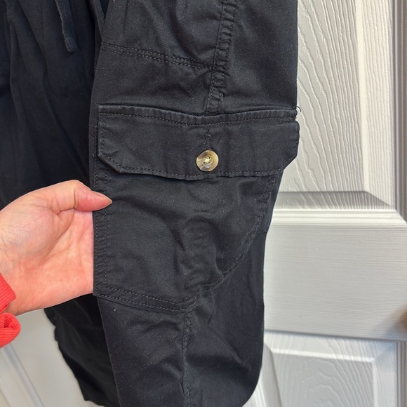 Women’s Sonoma capri pants, elastic waistband. Black. Size 16. Roll up hem. - Picture 2 of 8